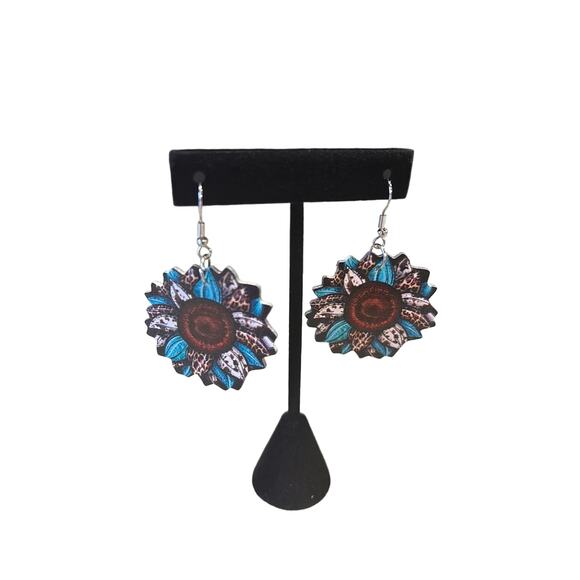 Teal flower earrings - Picture 1 of 4
